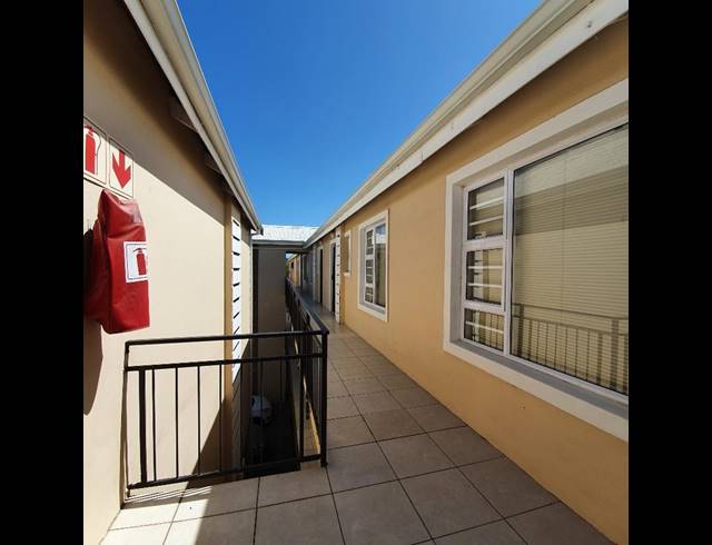 2 BEDROOM PROPERTY TO RENT IN KINGSWOOD